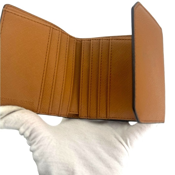 MK trifold wallet - Picture 9 of 10